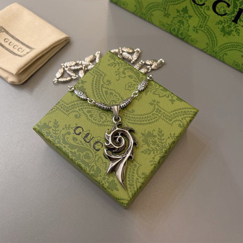 Gvc*1 NECKLACE