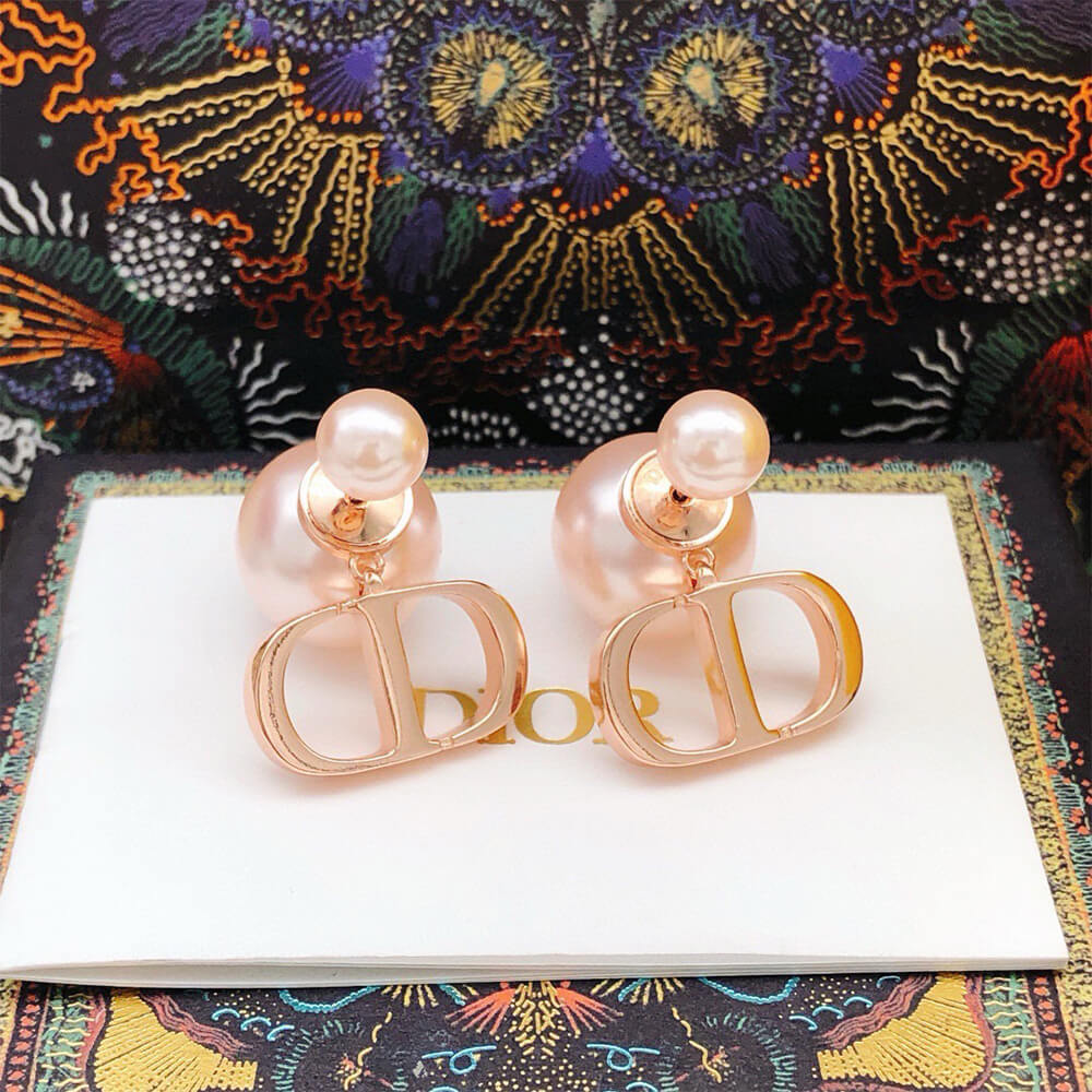 D10r PEARL EARRINGS