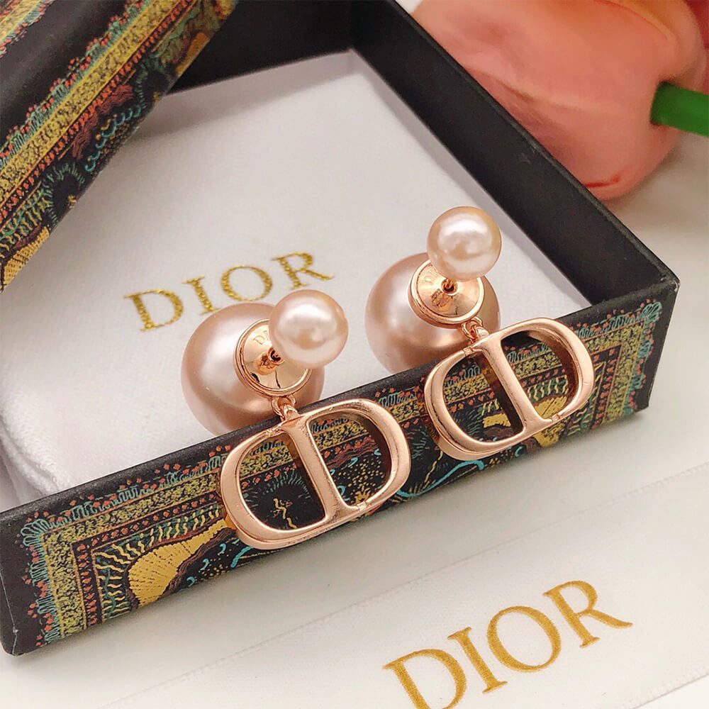 D10r PEARL EARRINGS