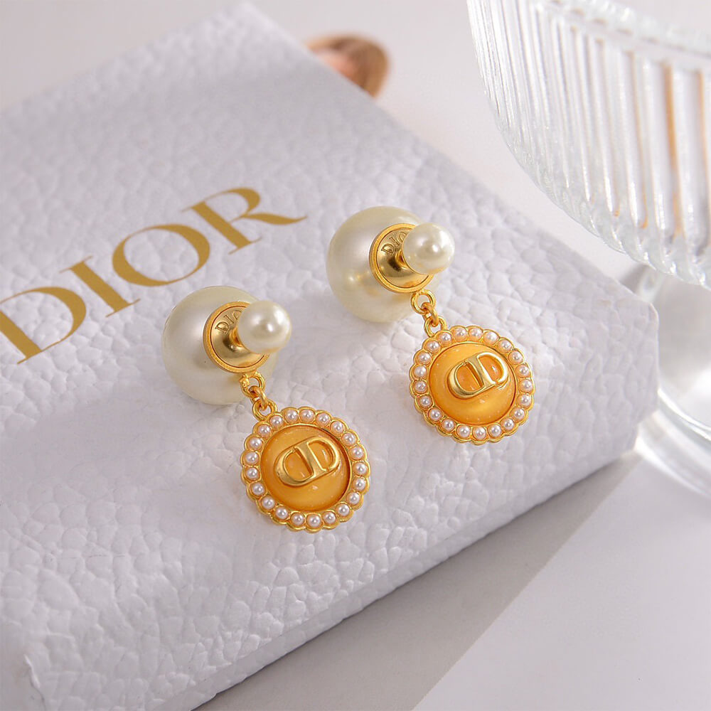 D10r PEARL EARRINGS
