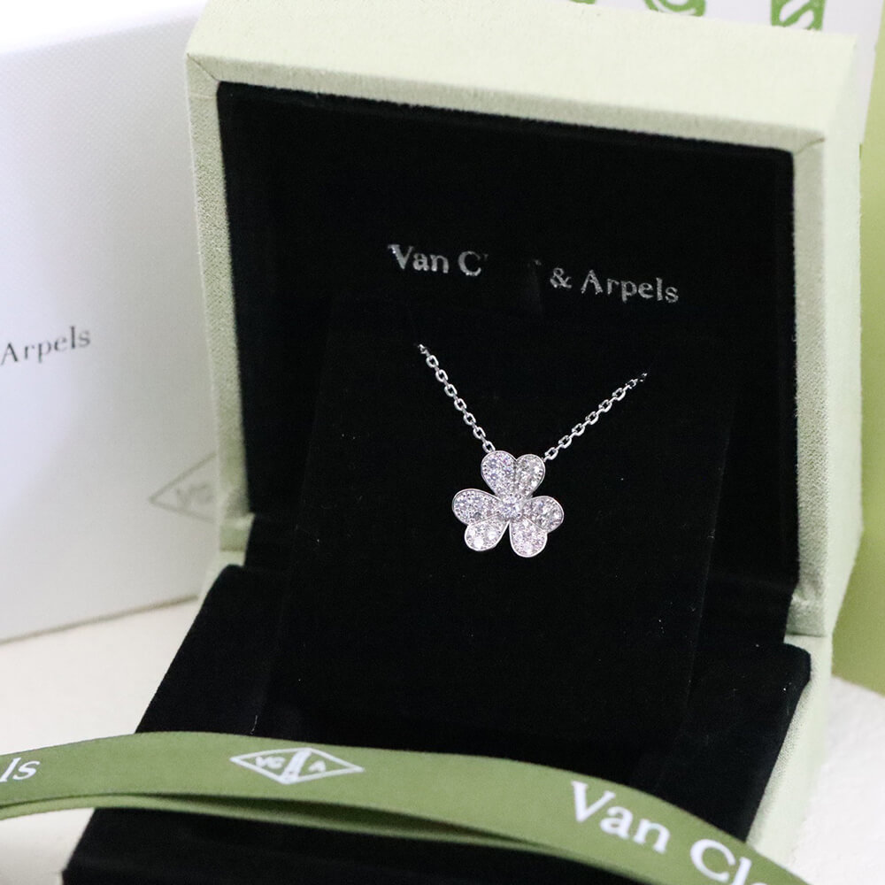 V*n Cl**f & Arpels Necklace