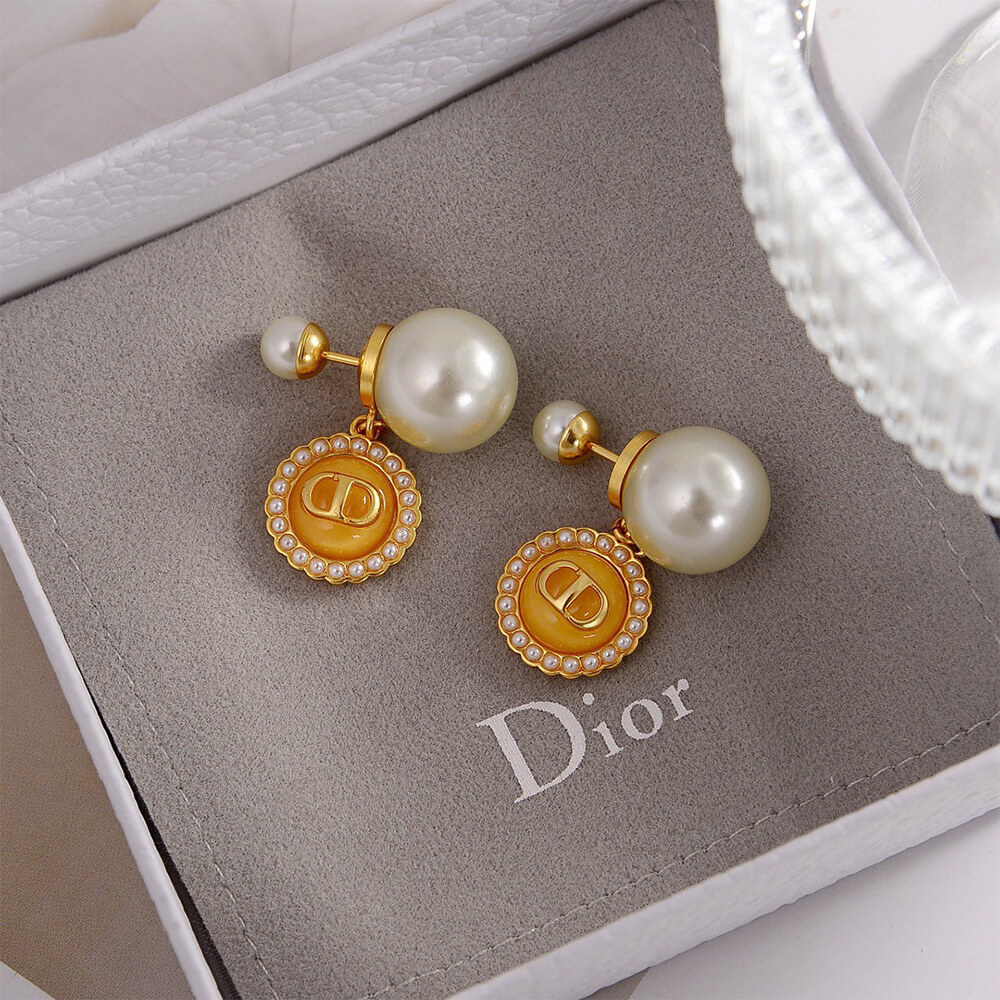 D10r PEARL EARRINGS