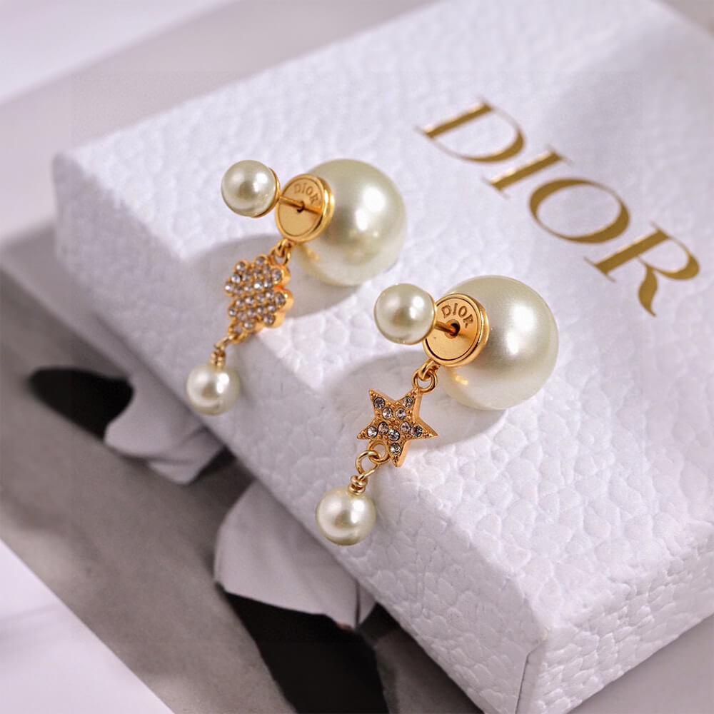 D10r PEARL EARRINGS