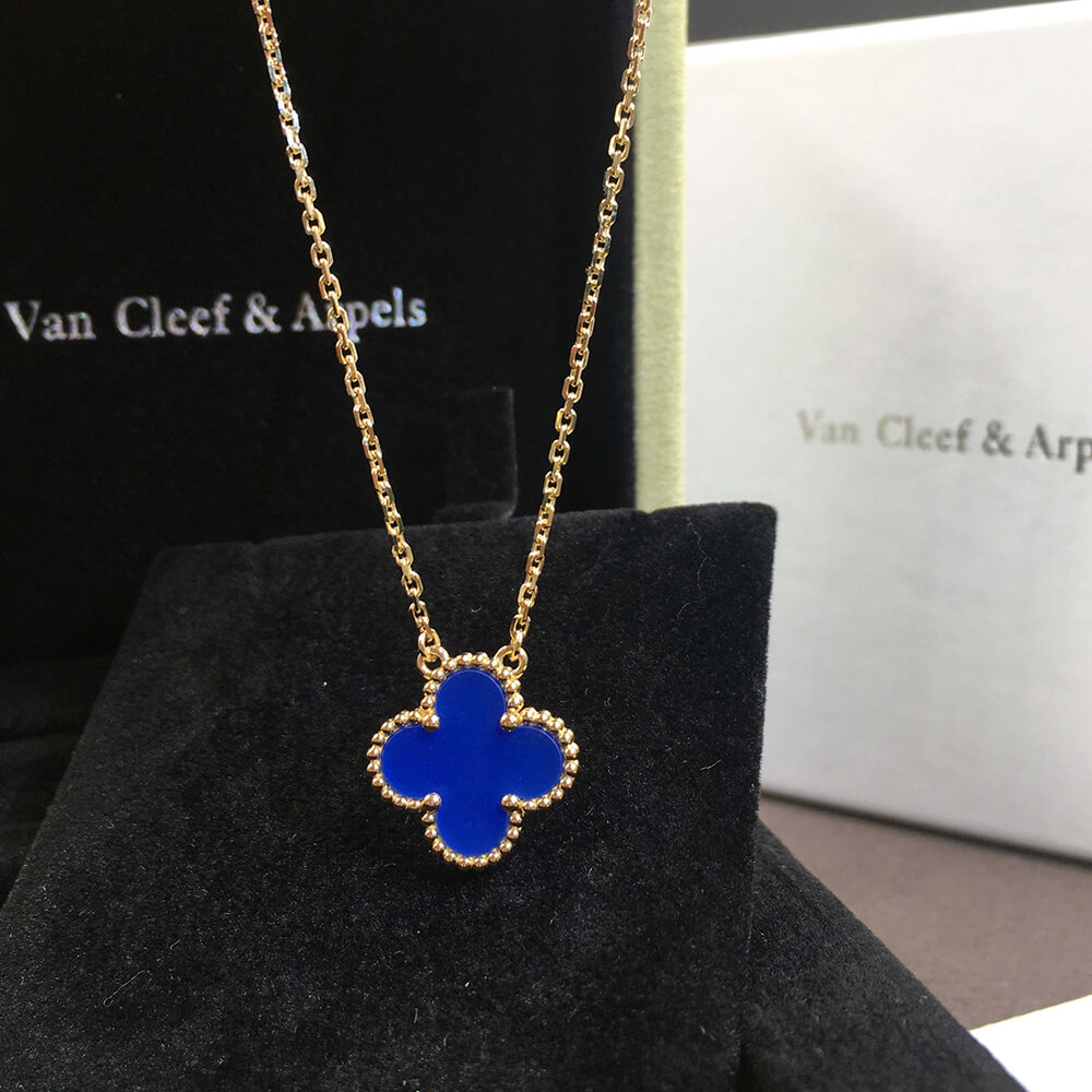 V*n Cl**f & Arpels Vintage Alhambra pendant