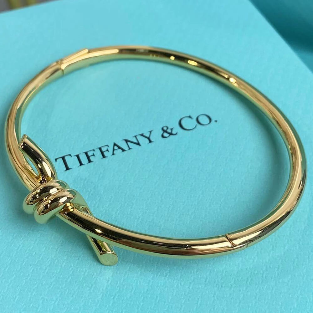 T*f*ny Knot Wire Bangle