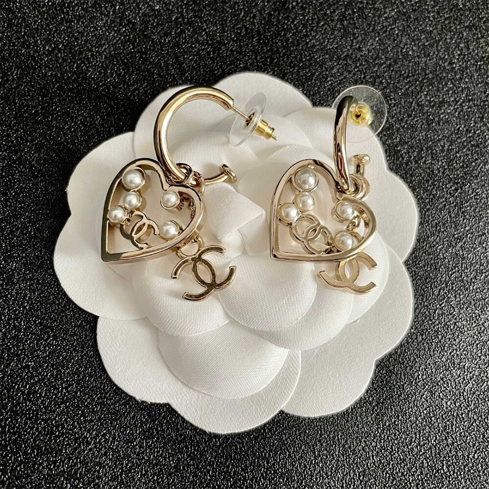 Ch**el PEARL EARRINGS