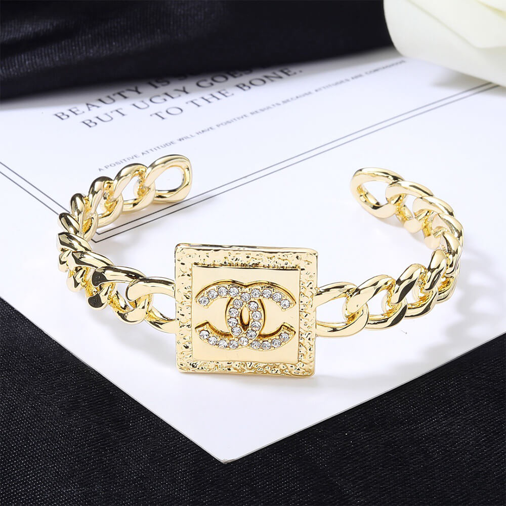 Ch**el bracelet