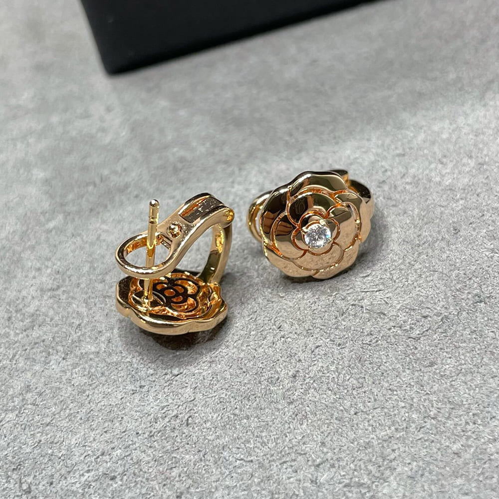 Ch**el BOUTON DE CAM??LIA EARRINGS