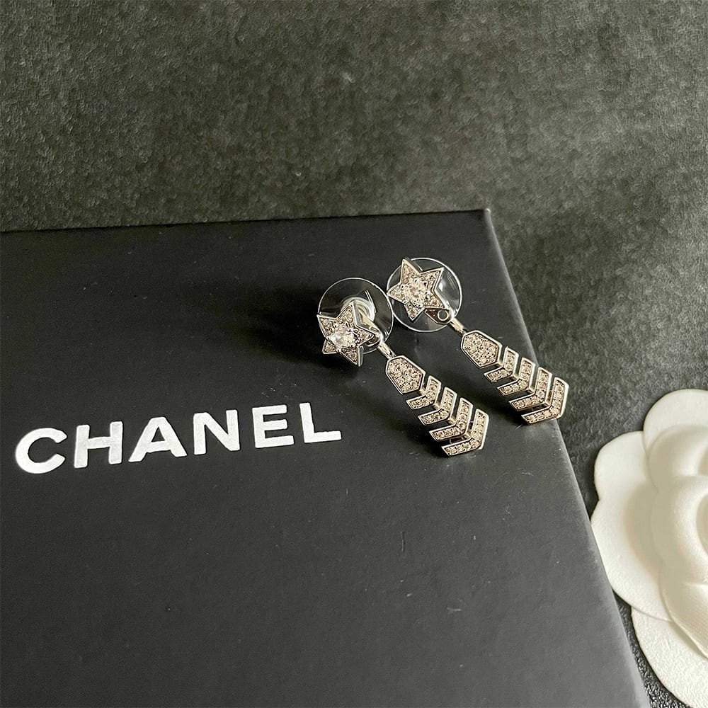 Ch**el LUNE DE Ch**el SINGLE CLIP EARRINGS