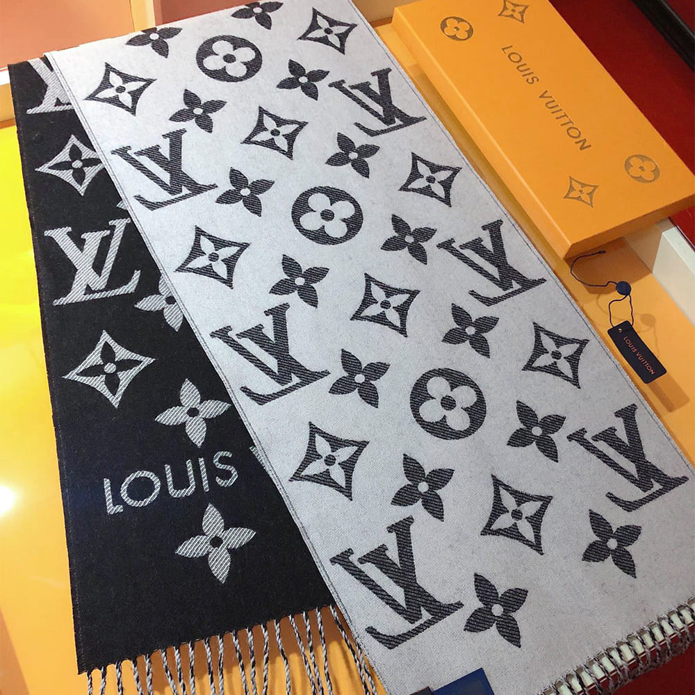 LV  ESSENTIAL Scarf