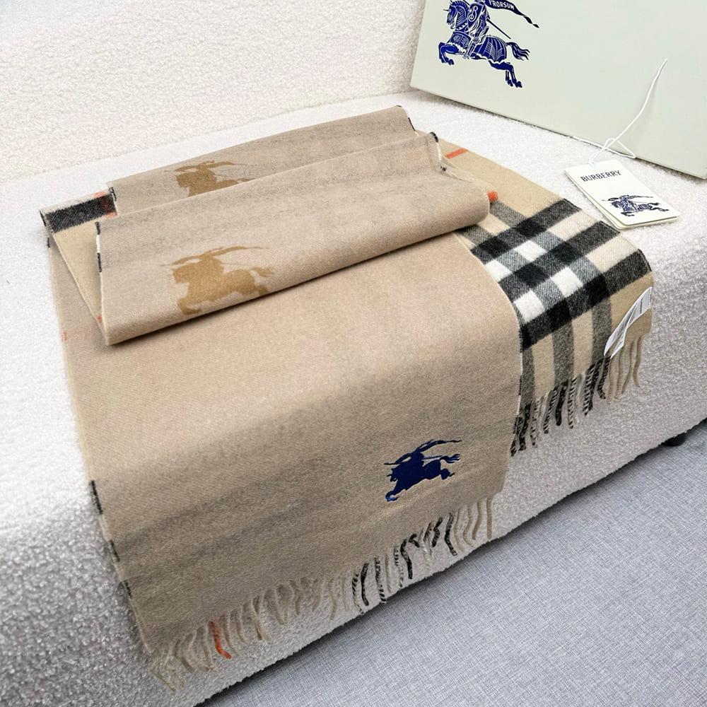 Bv*b*rry Scarf