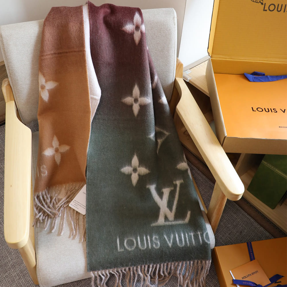 LV Reykjavik Gradient Scarf