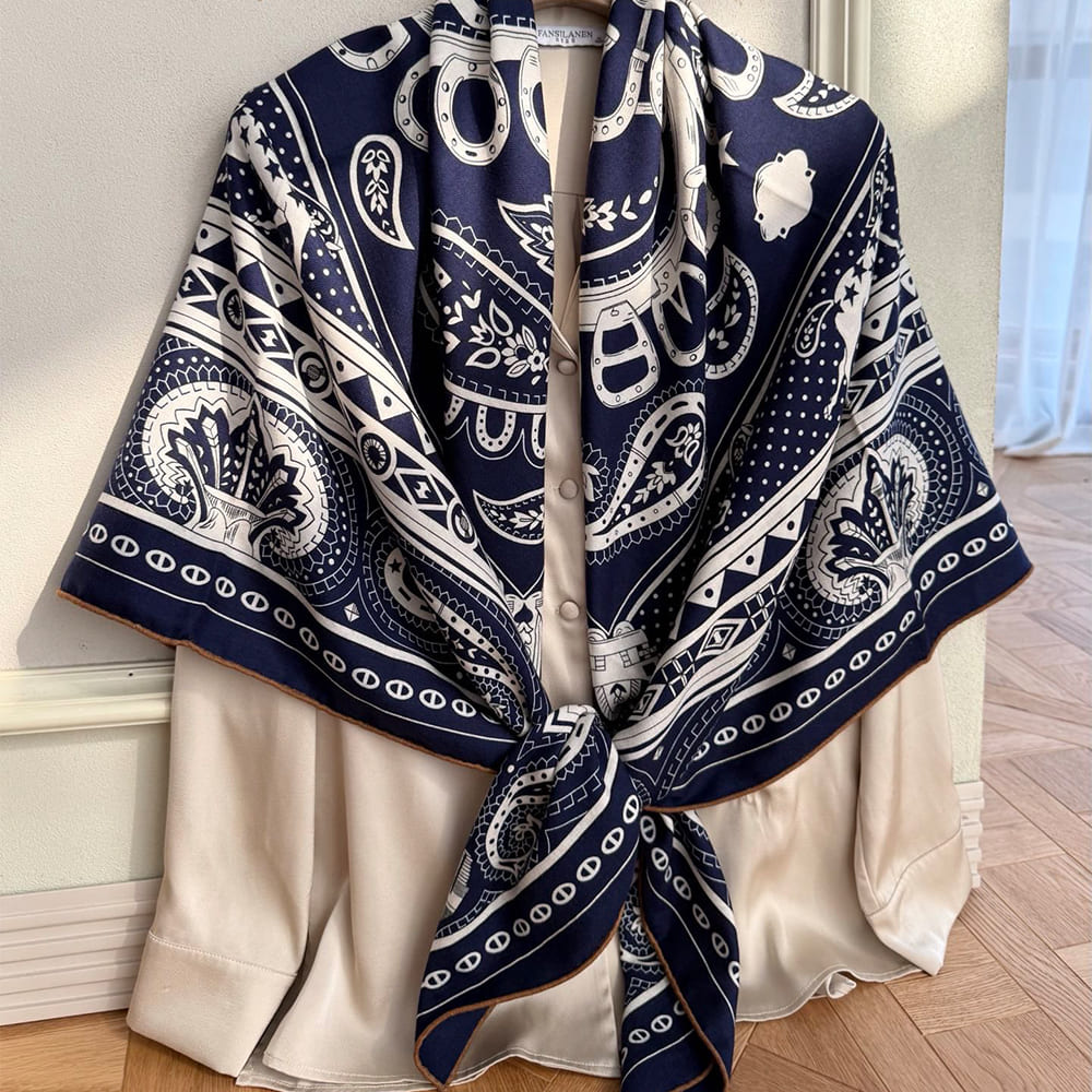 H**me5 Cheval de Coeur Bandana shawl 140
