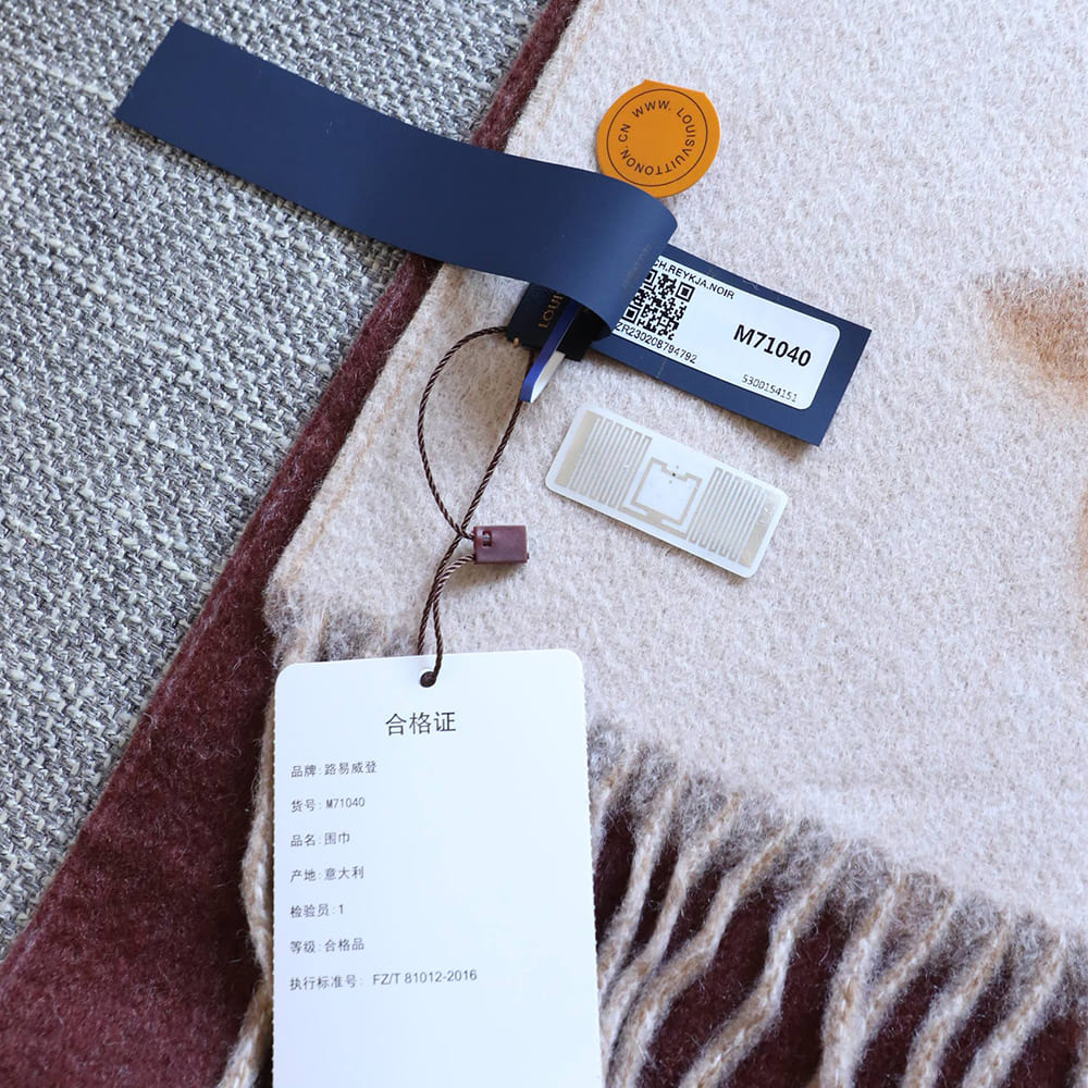 LV Reykjavik Gradient Scarf