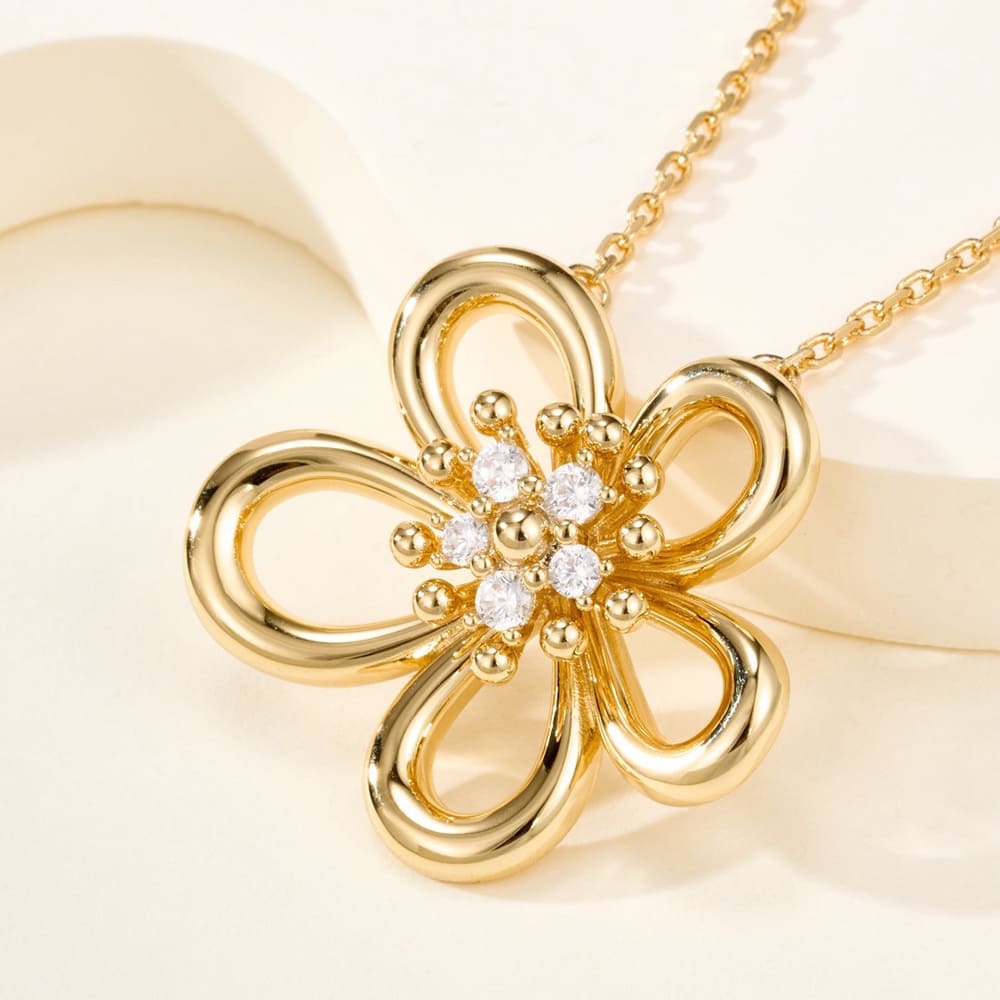 VCA Flowerlace necklace