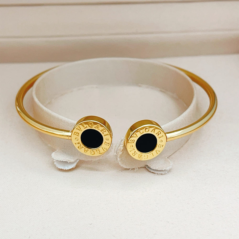 Bv1g*ai bracelet