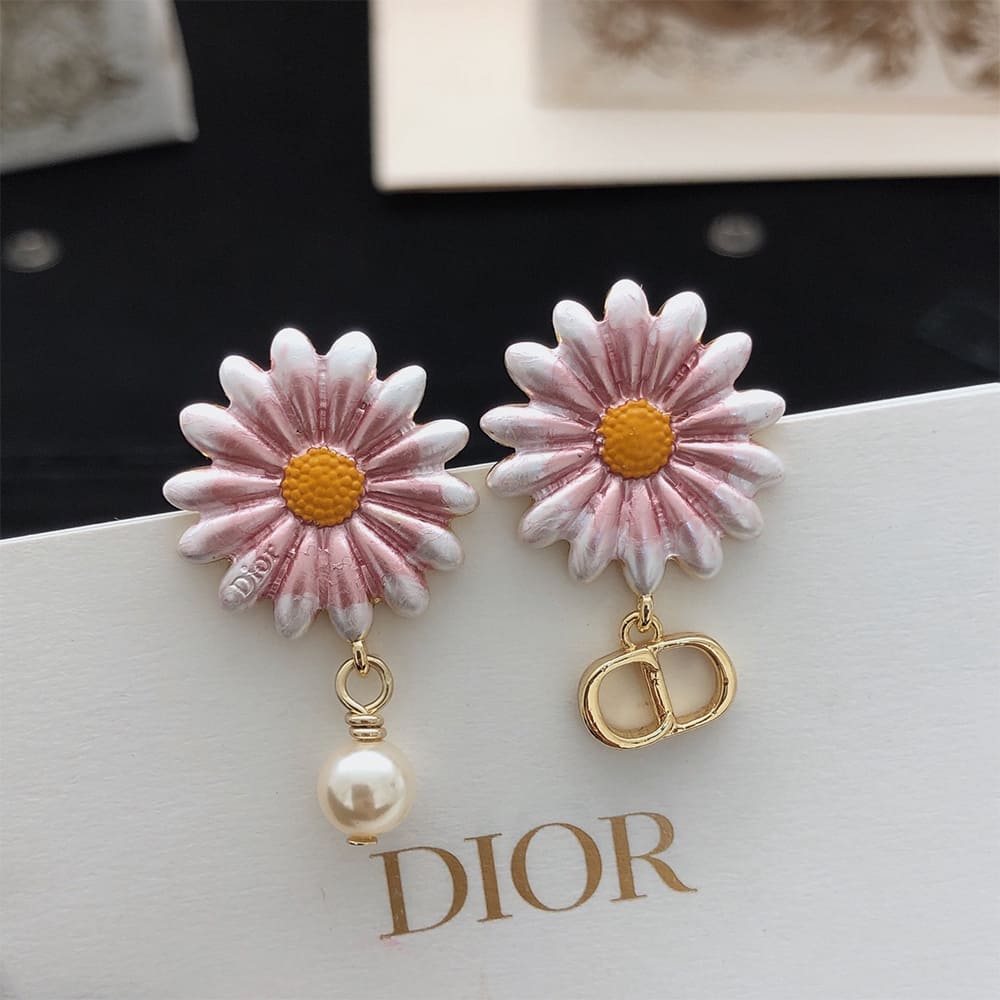 D10r Daisy earrings