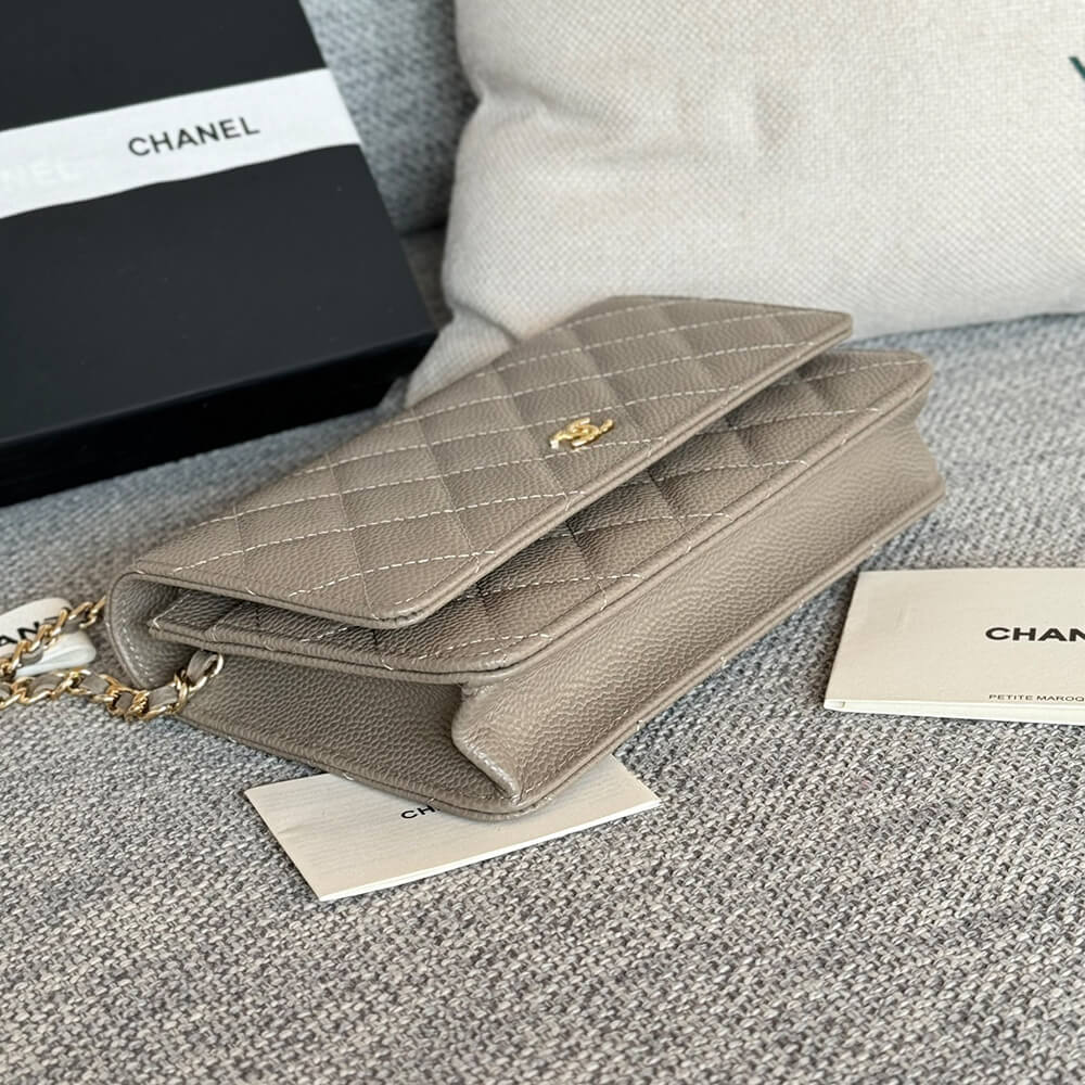Ch**el classic chain wallet
