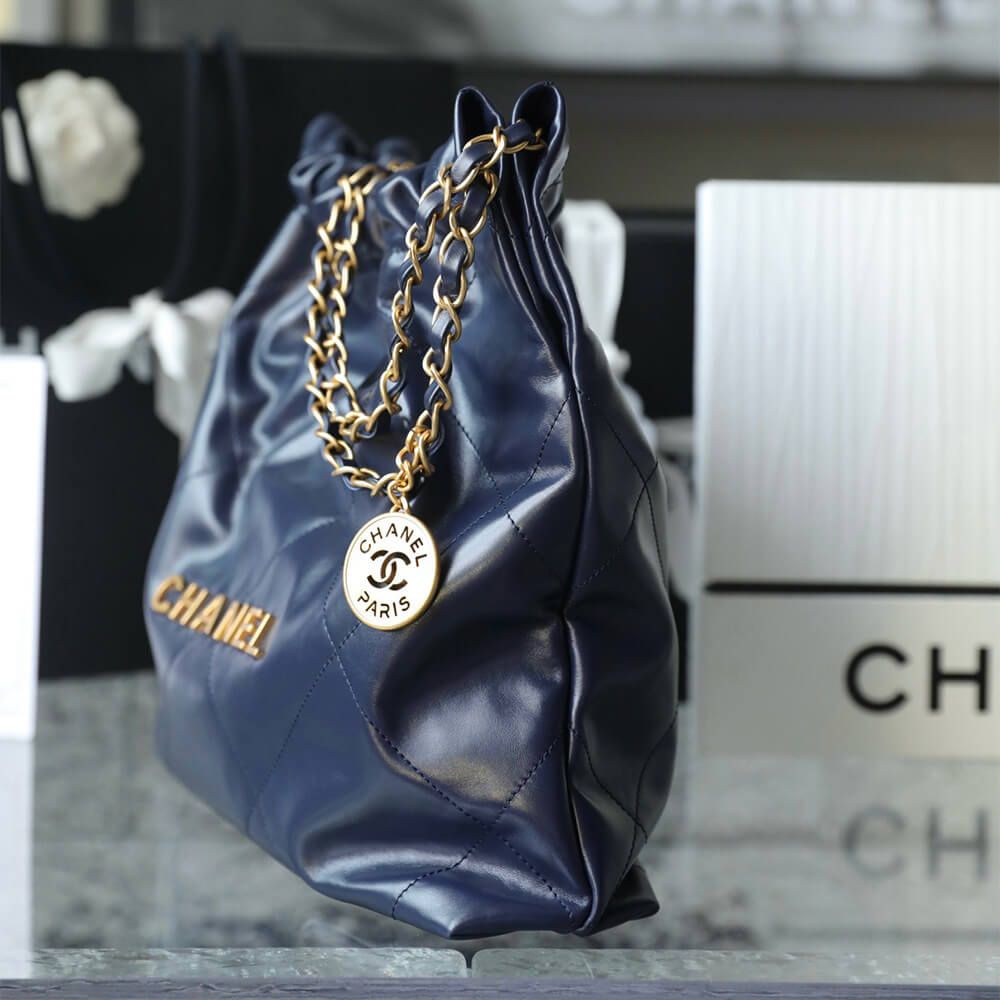 Ch**el 22 SMALL HANDBAG(high-end grade)