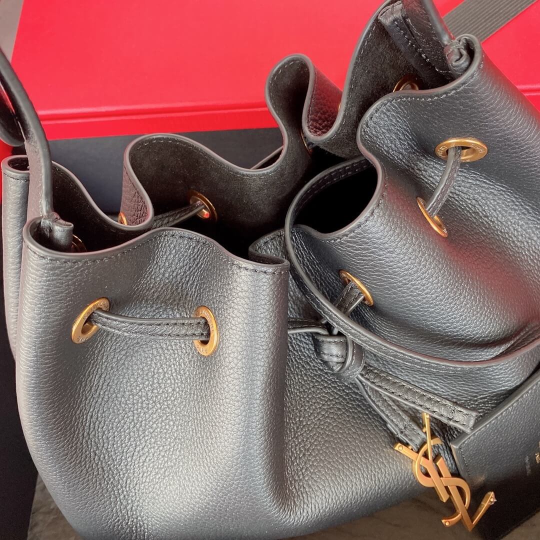Y51 PARIS VII small hobo in grained leather