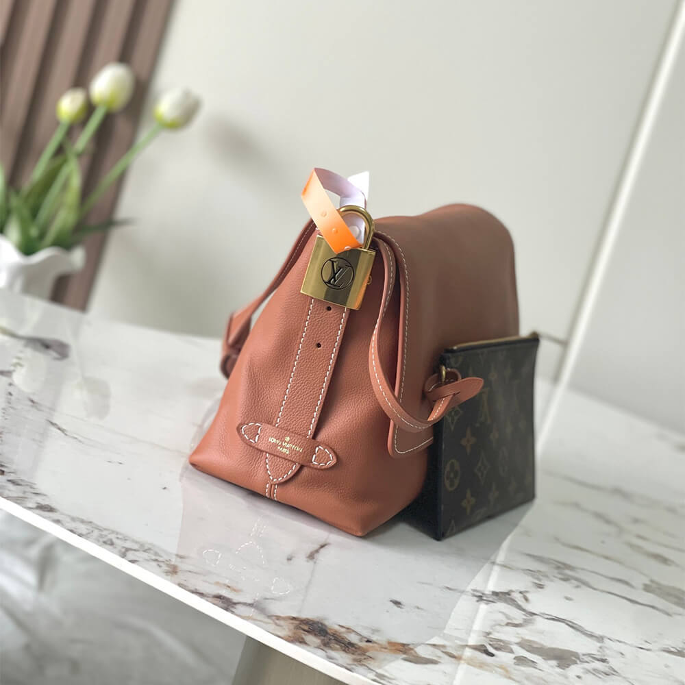 LV Low Key Messenger