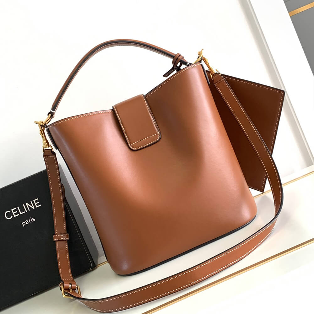 Ce1i*e MEDIUM L0visE BAG in SMOOTH CALFSKIN