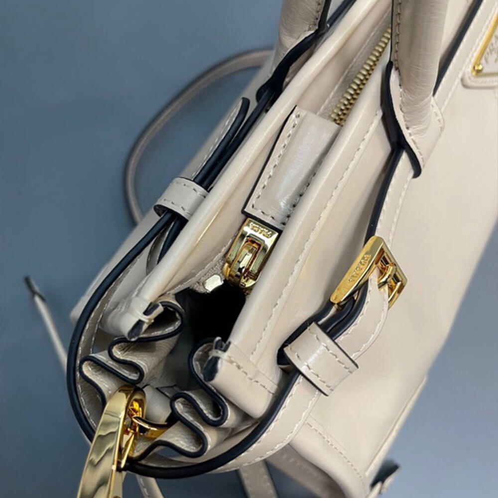 Pra*a Medium leather handbag(high-end grade)