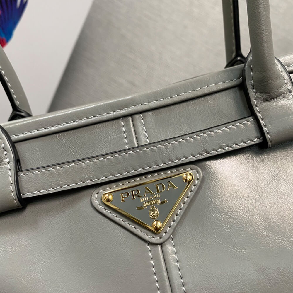 Pra*a Medium leather handbag(high-end grade)