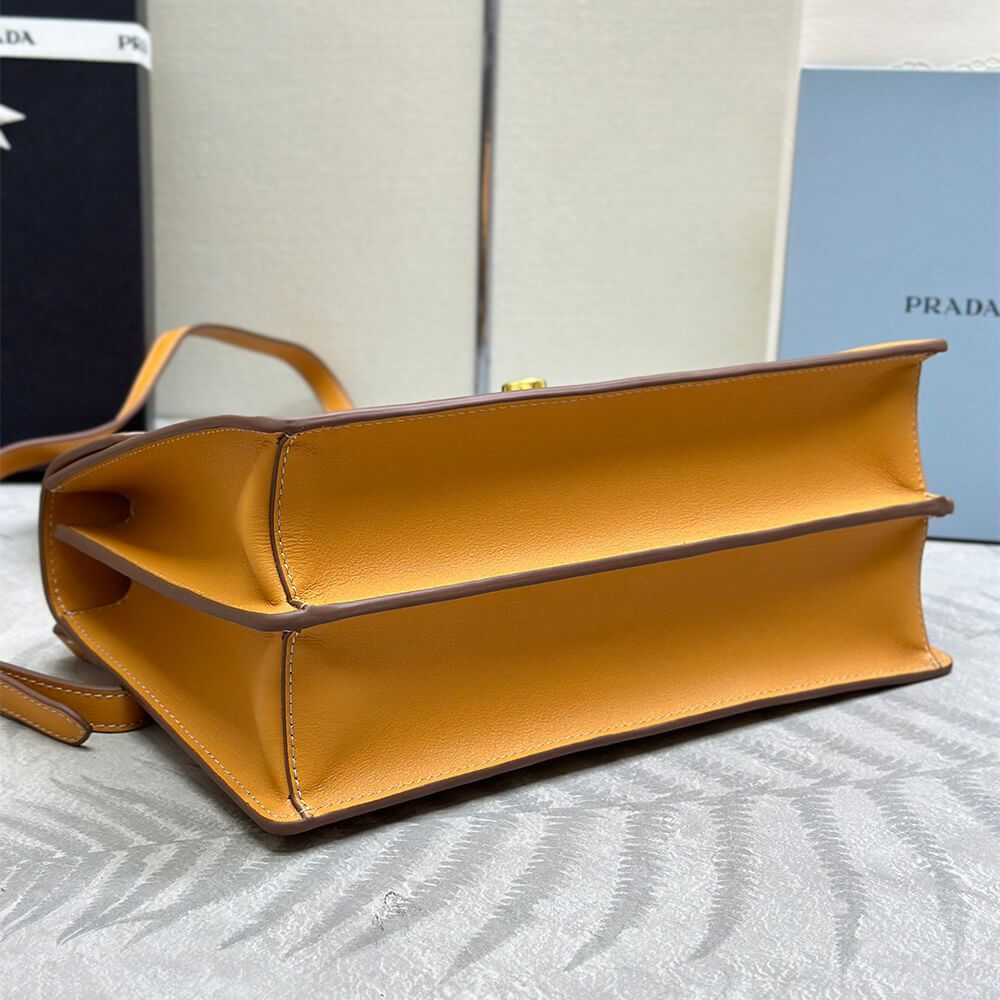 Pra*a Soft Sound medium leather shoulder bag(high-end grade)