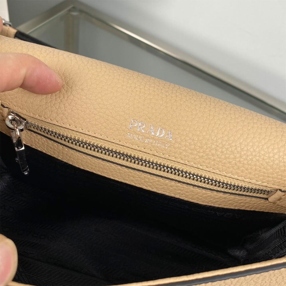 Pra*a Leather shoulder bag(high-end grade)