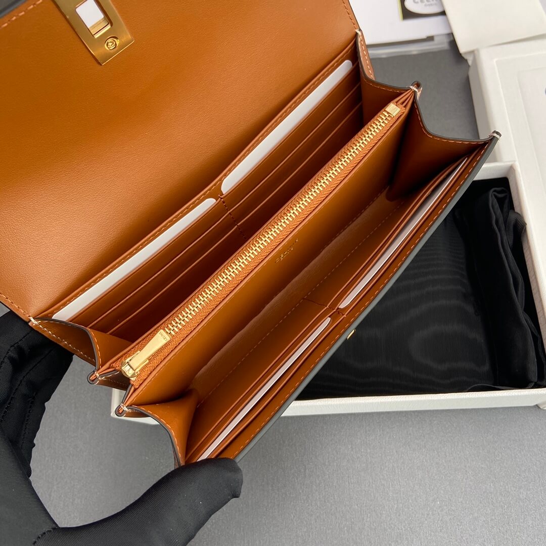 Ce1i*e 16 Large Wallet in Shiny Calf Leather