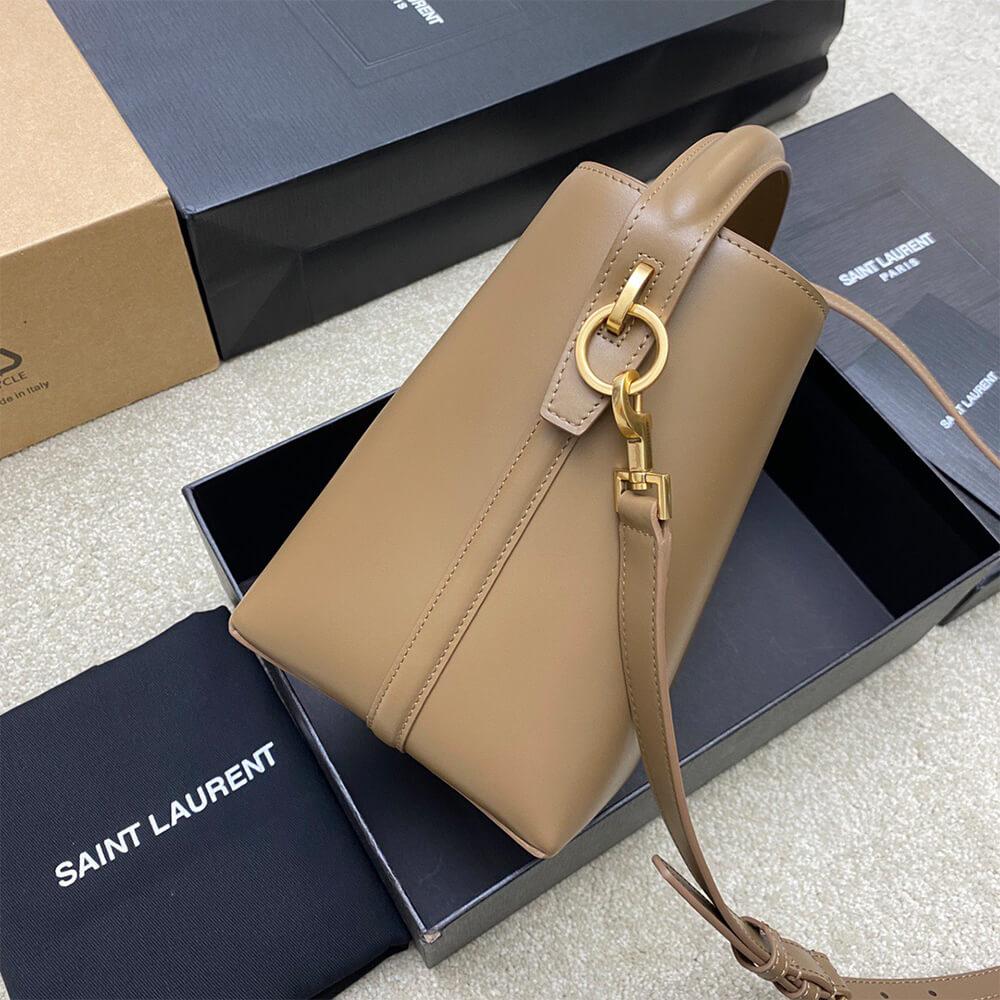 Y51 LE 37 small in shiny leather