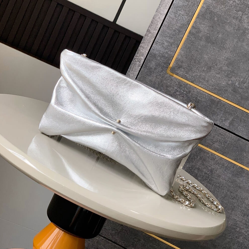Ch**el Clutch With Chain(HIGH-END GRADE)