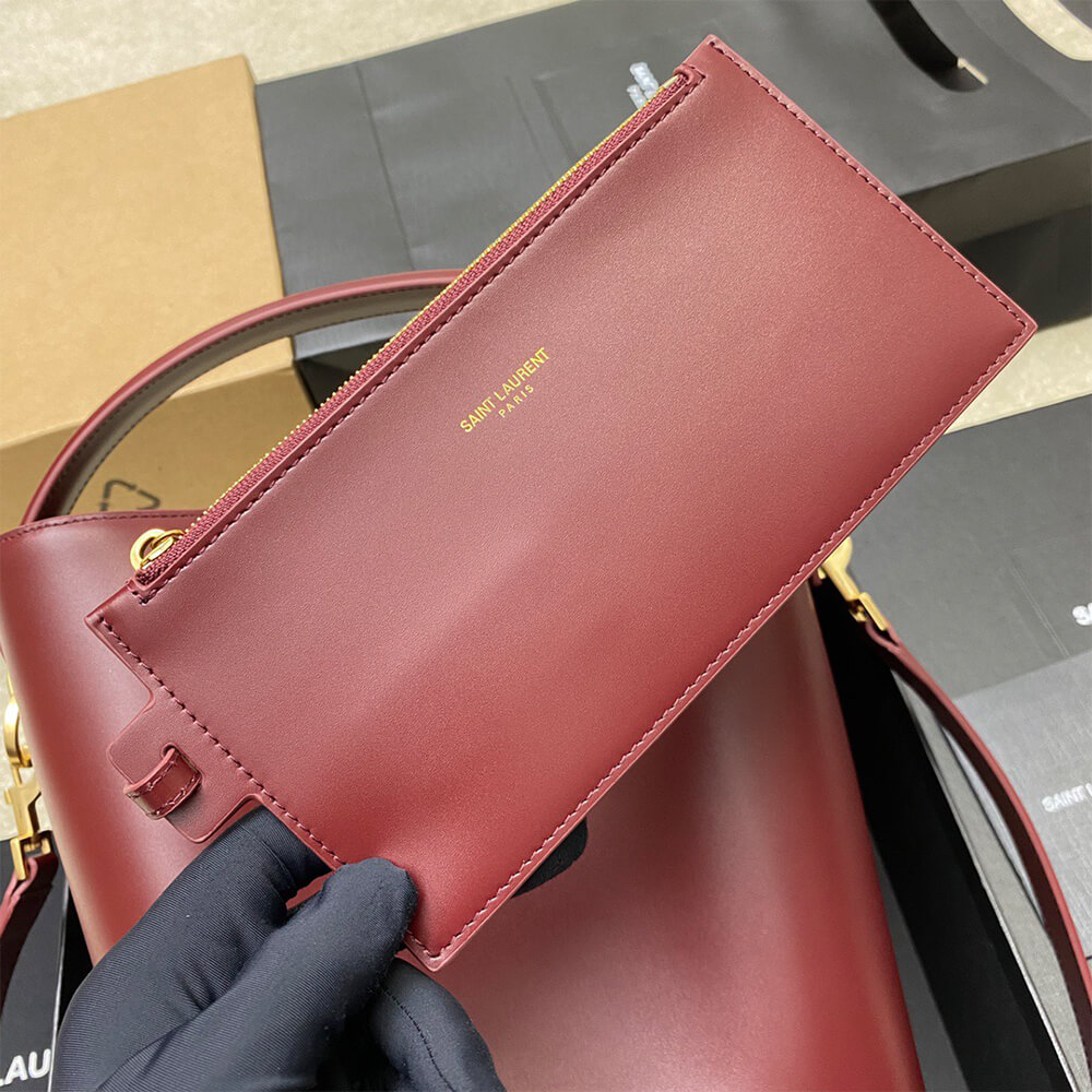 Y51 LE 37 in shiny leather