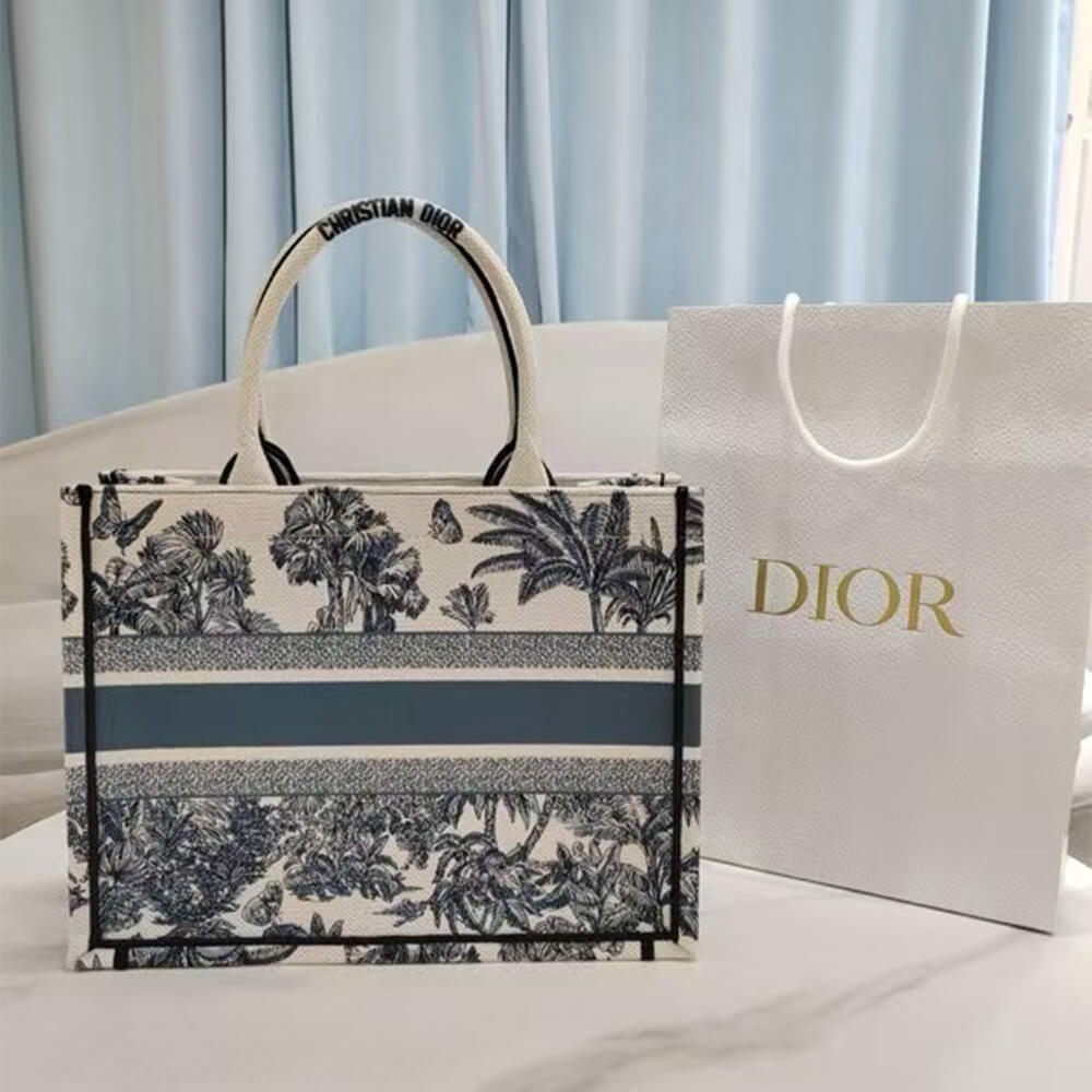 Medium D10r Book Tote