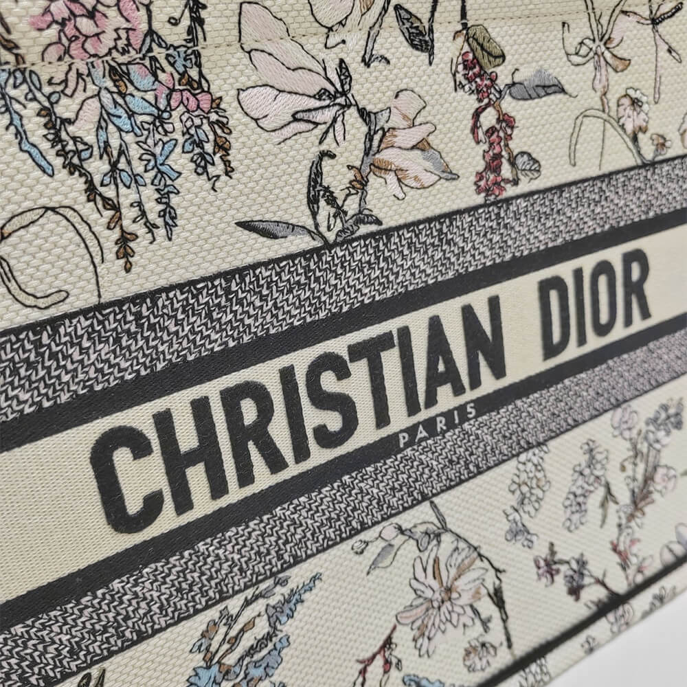 Medium D10r Book Tote
