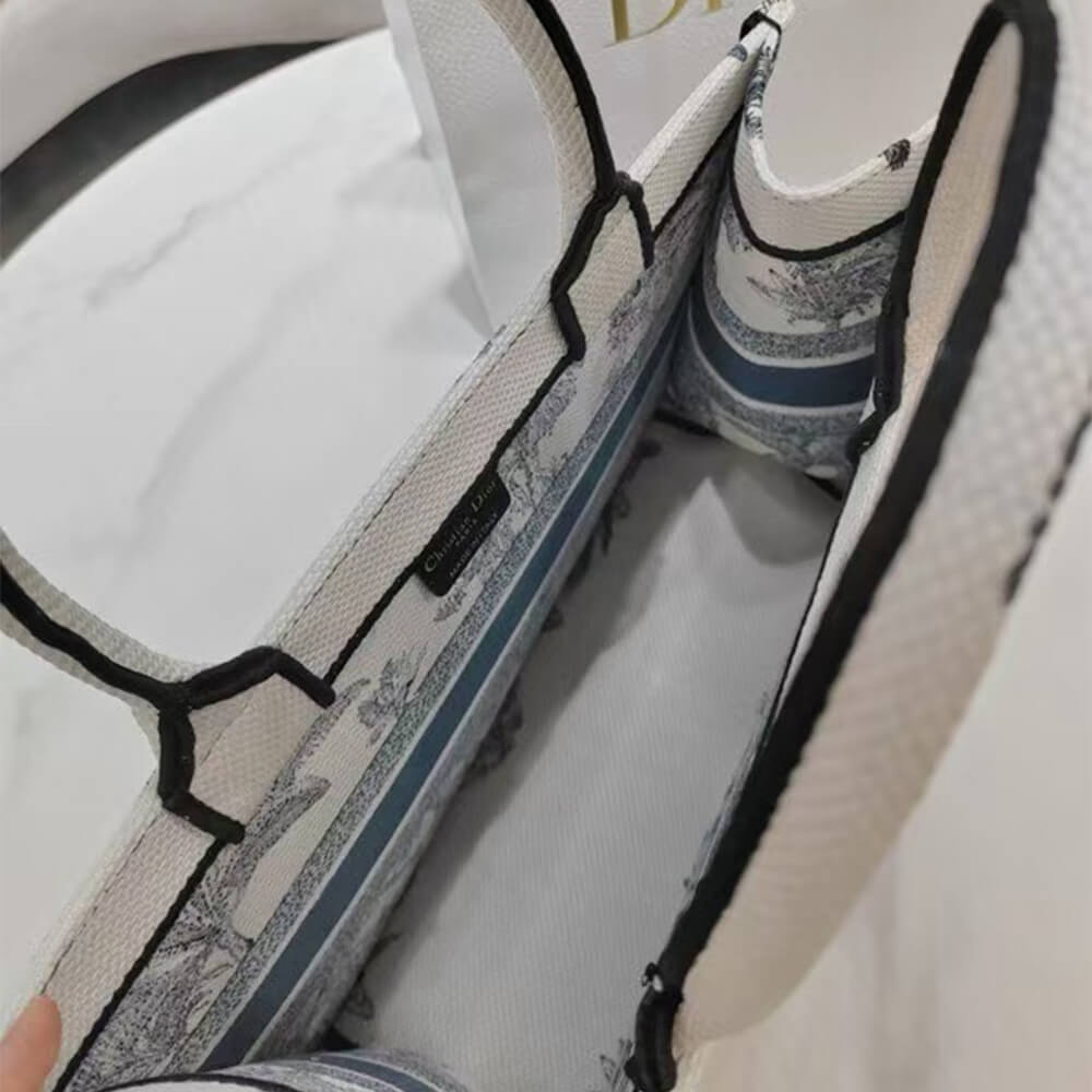 Medium D10r Book Tote