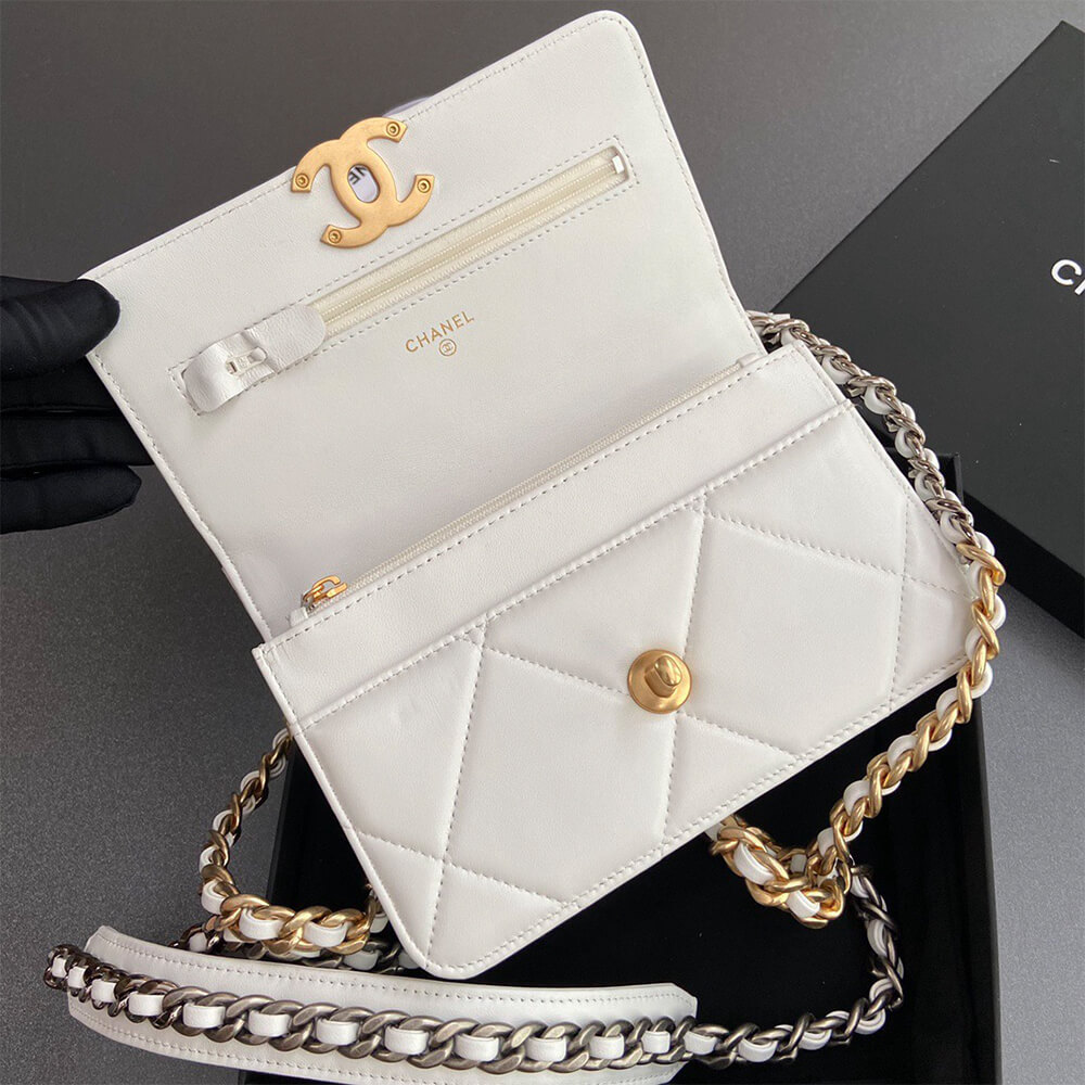 Ch**el 19 Wallet on Chain(high-end grade)