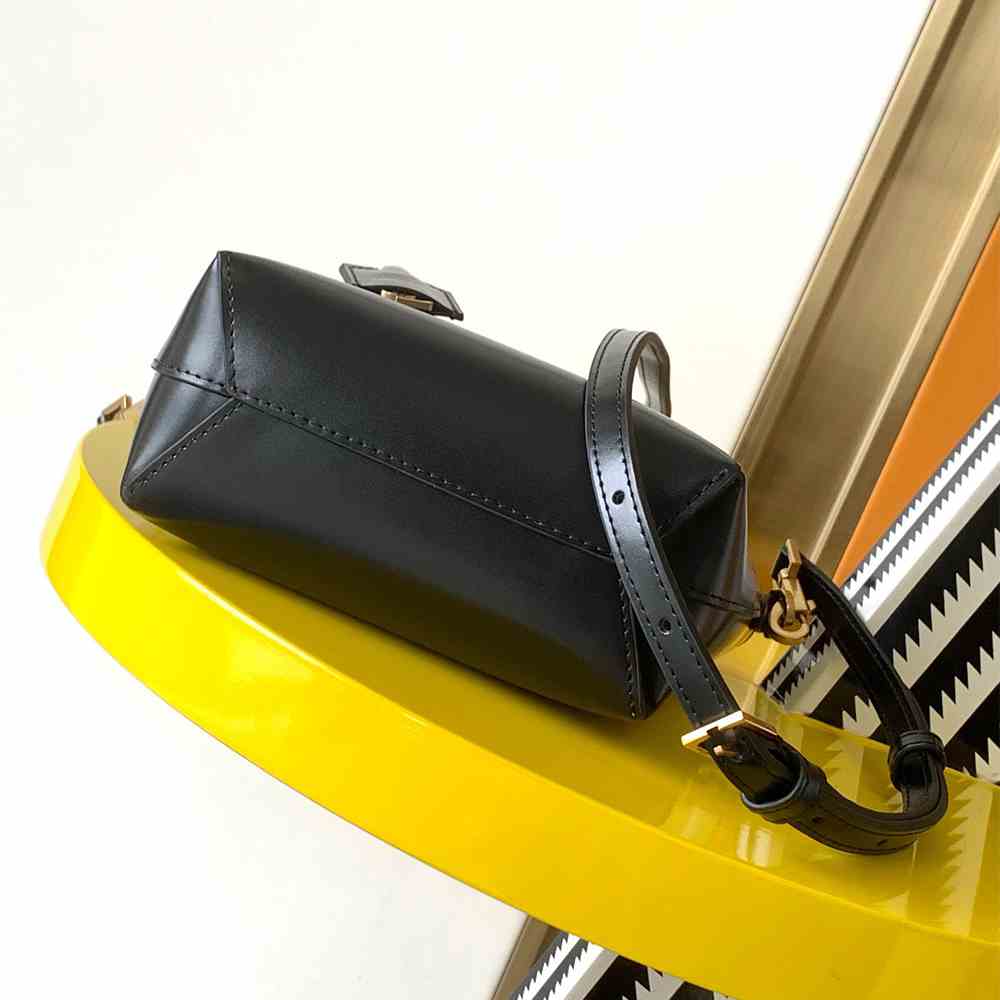 Y51 Mini Toy SHOPPING Sa1nt Lau*nt in box leather