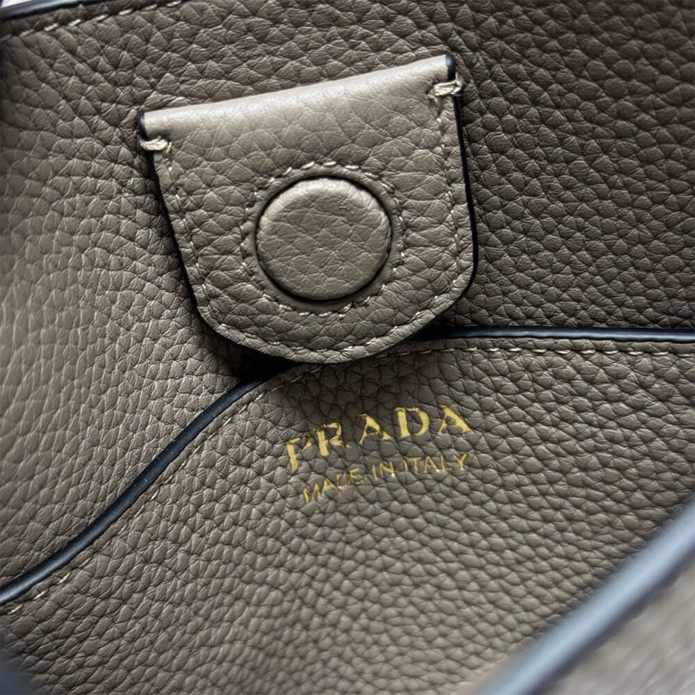 Pra*a Leather mini shoulder bag(HIGH-END GRADE)