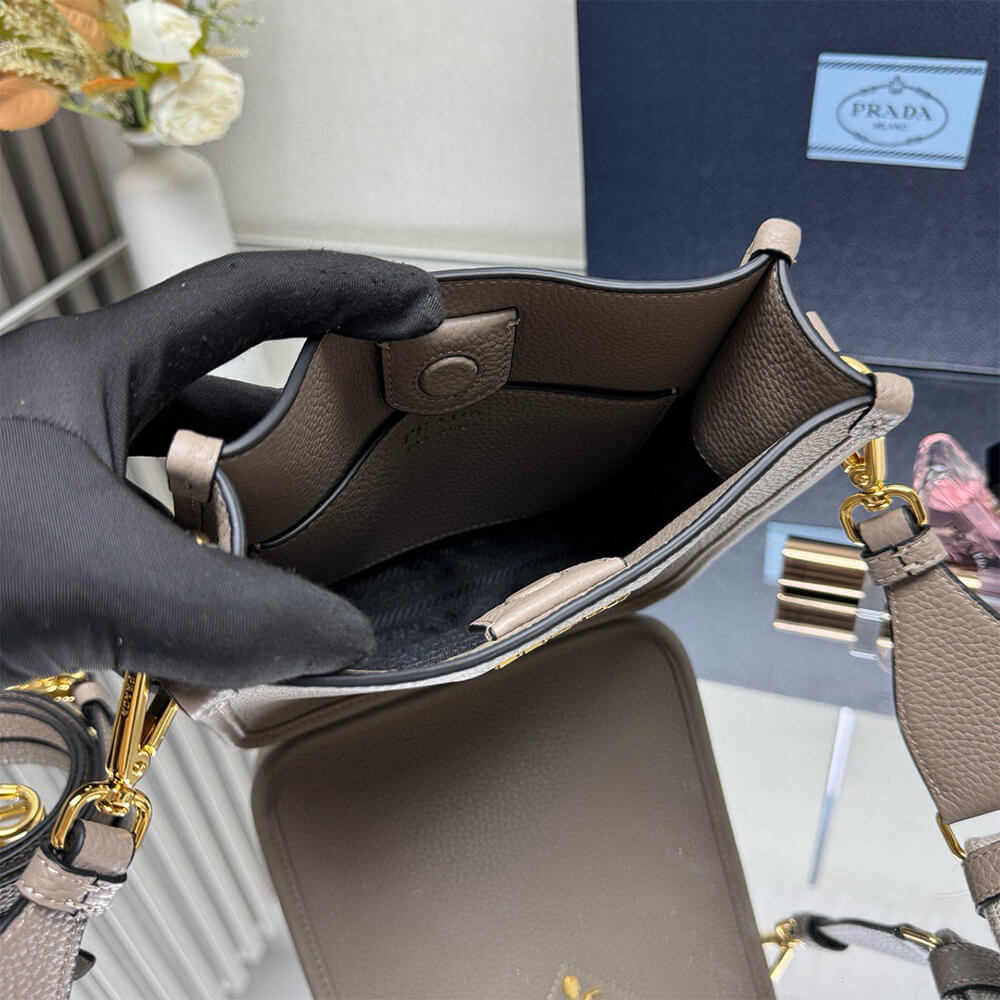 Pra*a Leather mini shoulder bag(HIGH-END GRADE)