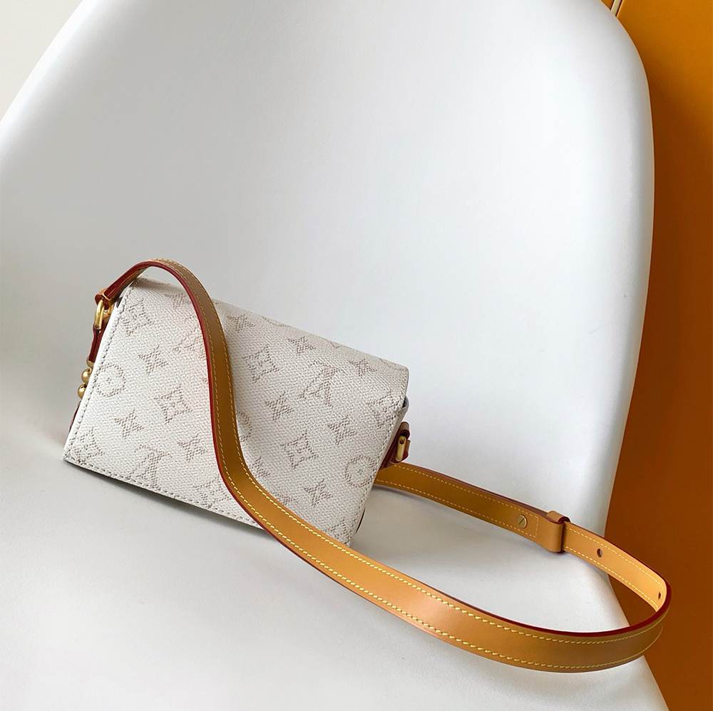 LV Steamer Wearable Wallet