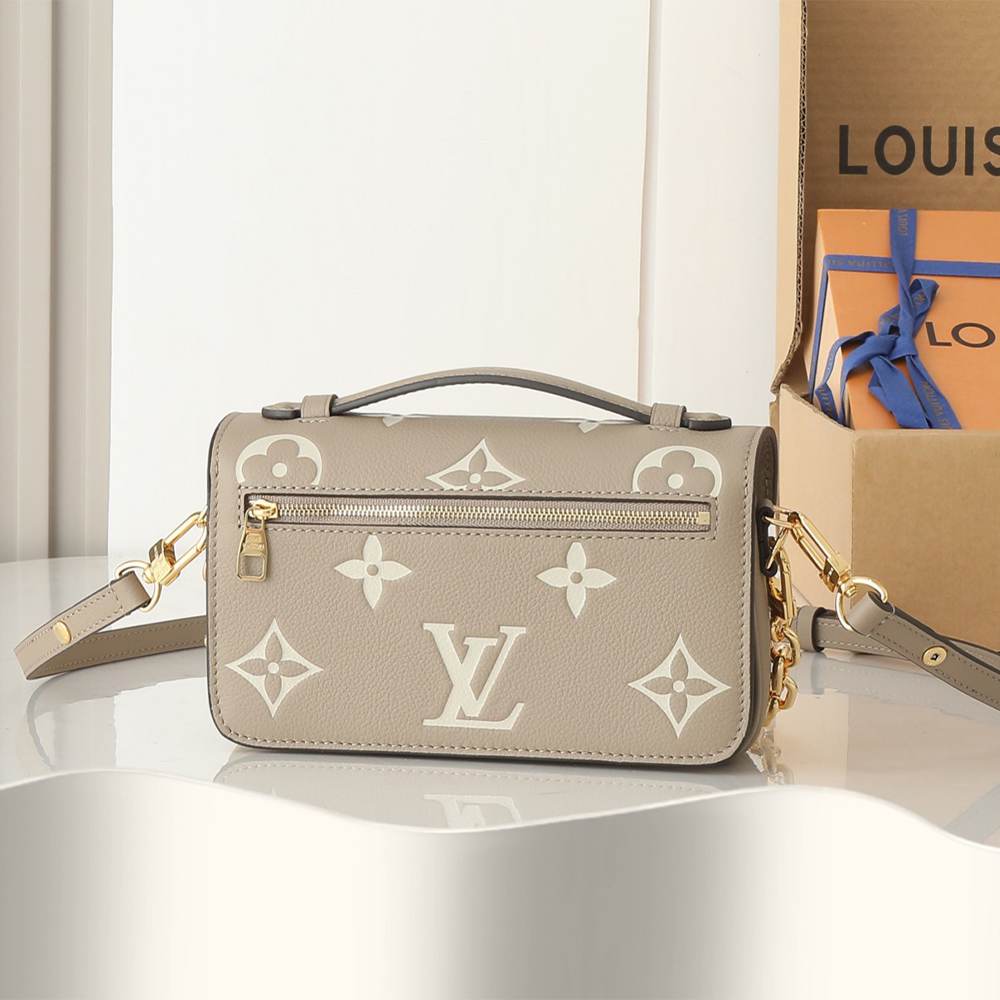 LV Pochette Métis East West