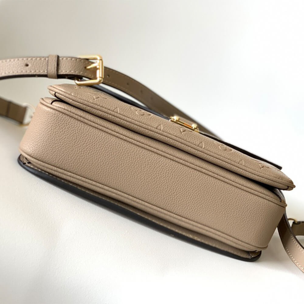 LV Pochette Métis