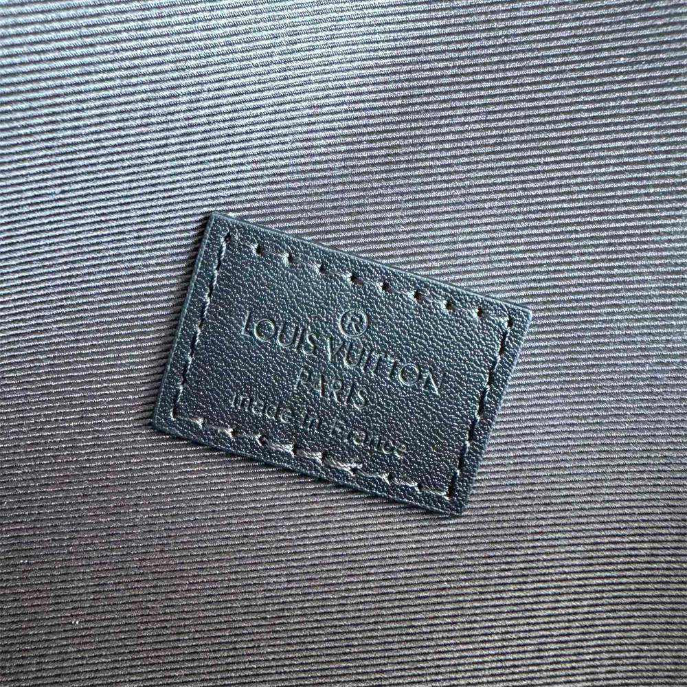 LV Steamer Wearable Wallet