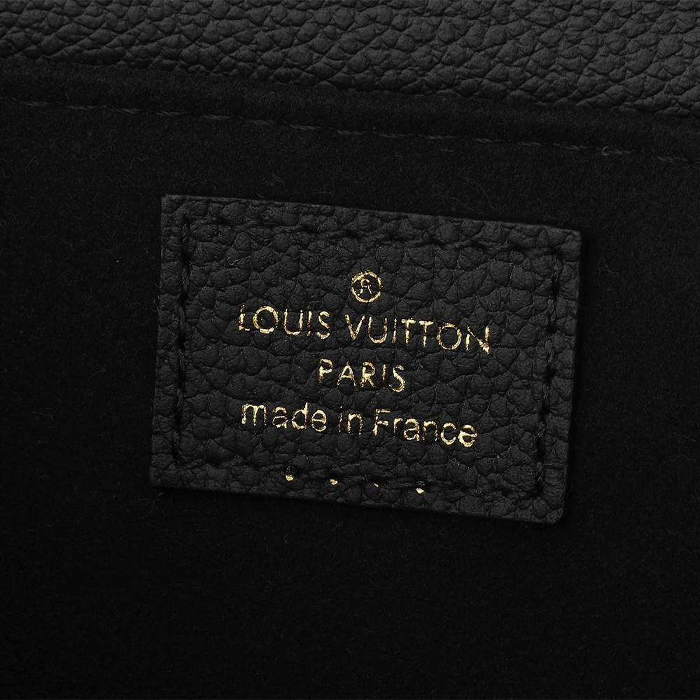 LV Pochette Métis East West