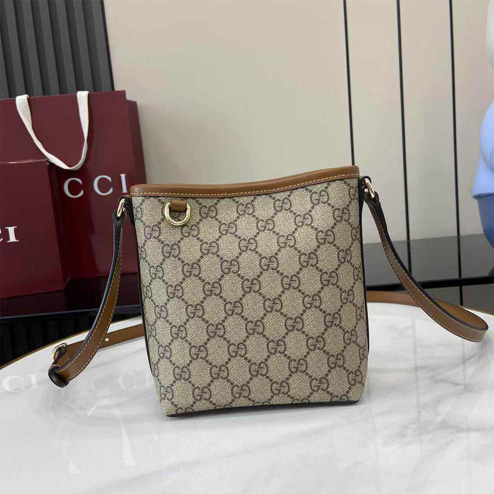 GG Emblem nano bucket bag