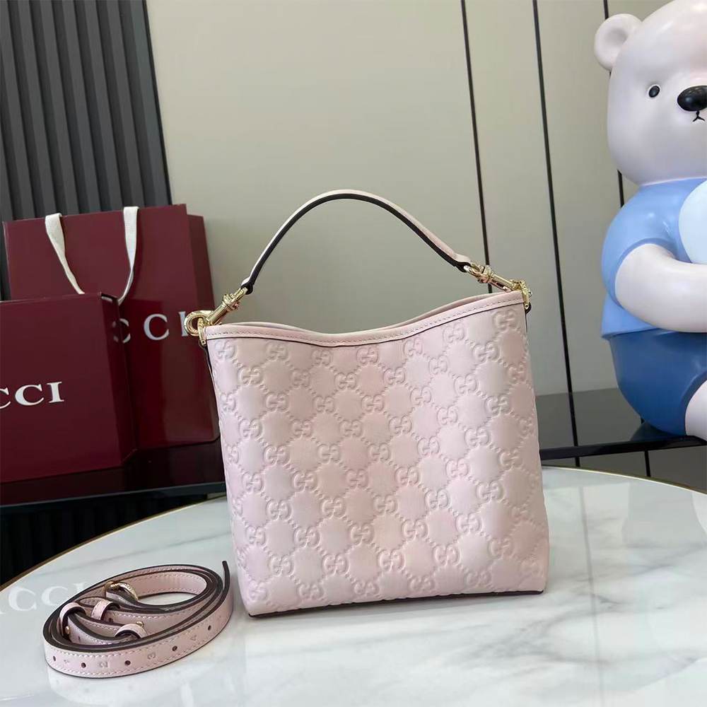 GG Emblem small bucket bag