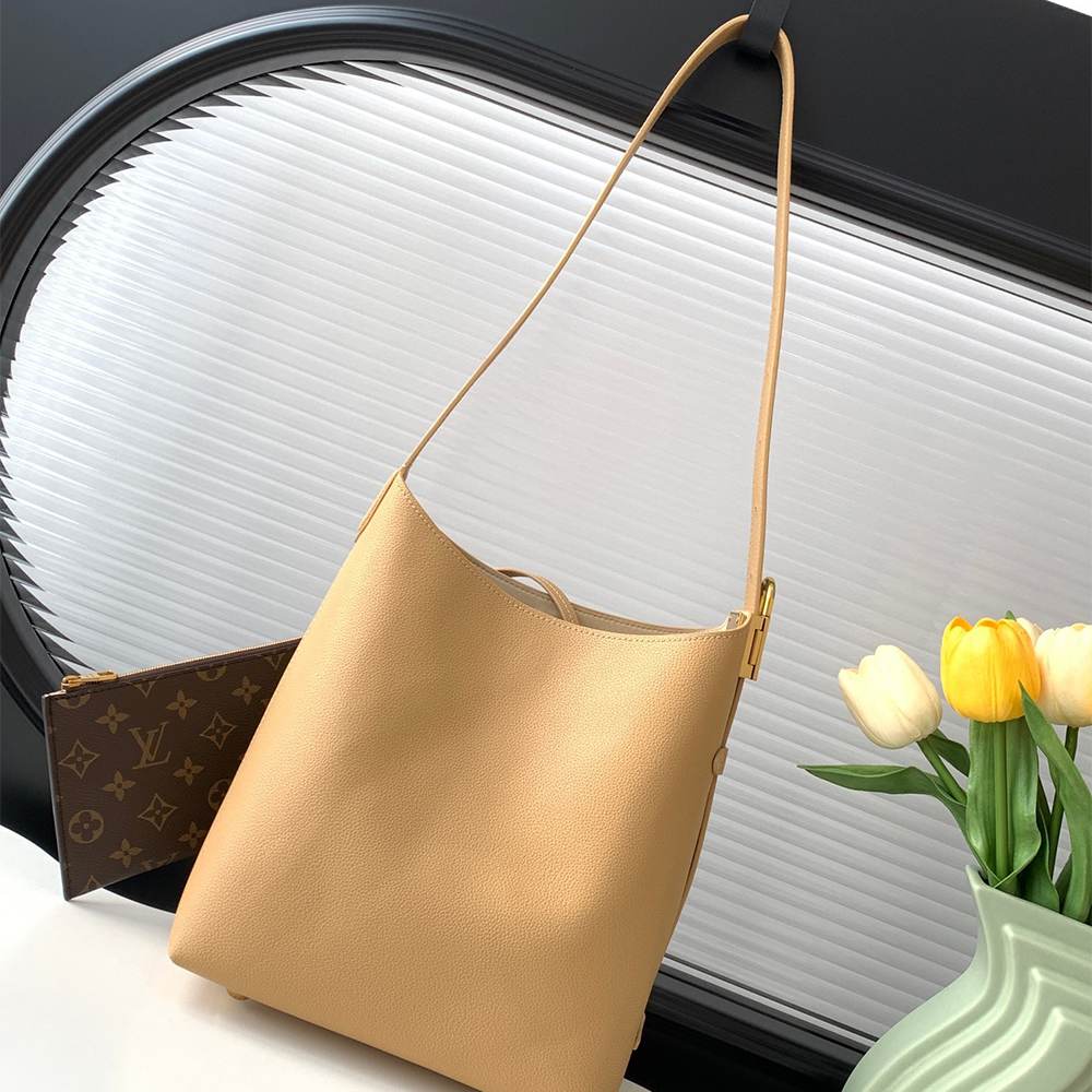 LV Low Key Hobo PM
