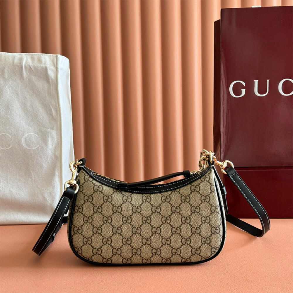 GG Emblem small shoulder bag